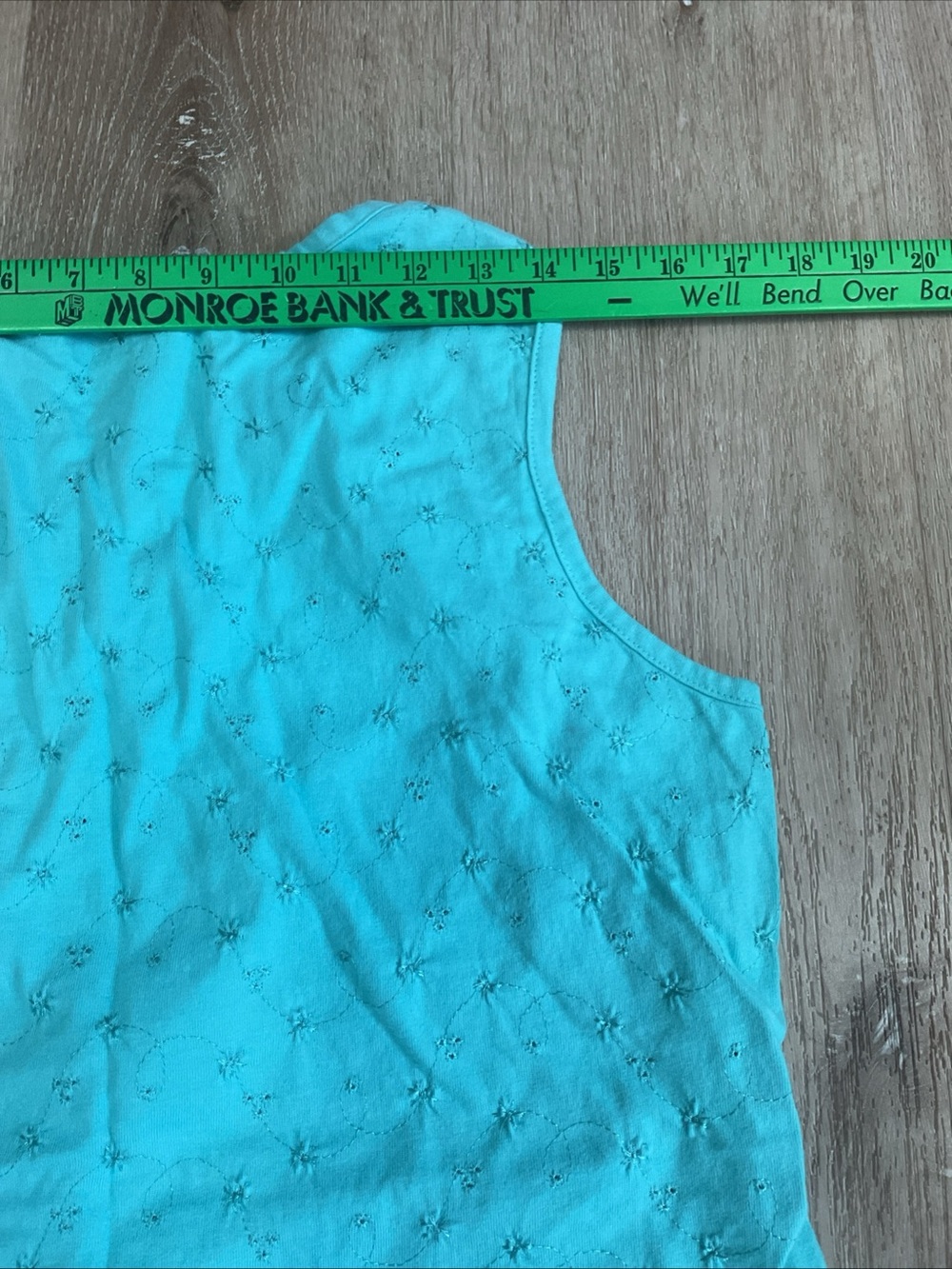 Basic Editions - Turquoise Eyelet V-Neck Tank - Ladies Size X-Large - Picture 7 of 11
